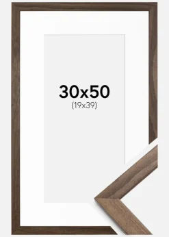 Ramme Stilren Valnød 30x50 cm - Passepartout Hvid 20x40 cm