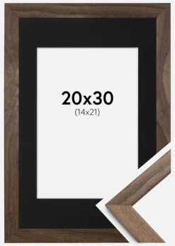 Ramme Stilren Valnød 20x30 cm - Passepartout Sort 15x22 cm