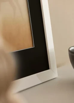 Ramme Trendline Hvid 70x70 cm - Passepartout Sort 60x60 cm