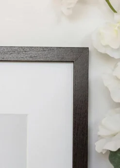 Ramme Trendy Valnød 40x50 cm - Passepartout Hvid 27,5x37 cm