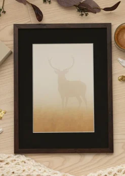 Ramme Trendy Valnød 42x59,4 cm (A2) - Passepartout Sort 25x38 cm