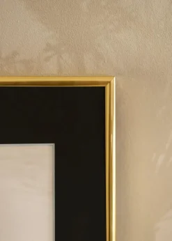 Ramme Visby Blank Guld 40x50 cm - Passepartout Sort 12x16 inches