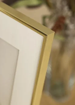 Ramme Visby Blank Guld 70x100 cm - Passepartout Hvid 59,4x84 cm (A1)