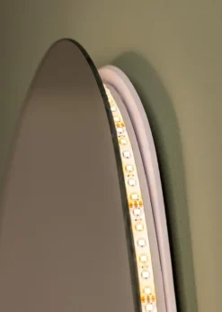 Spejl Rumination LED 50x70 cm