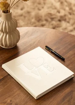 White Love Gæstebog - 23x25 cm (176 Hvide sider / 88 blade)